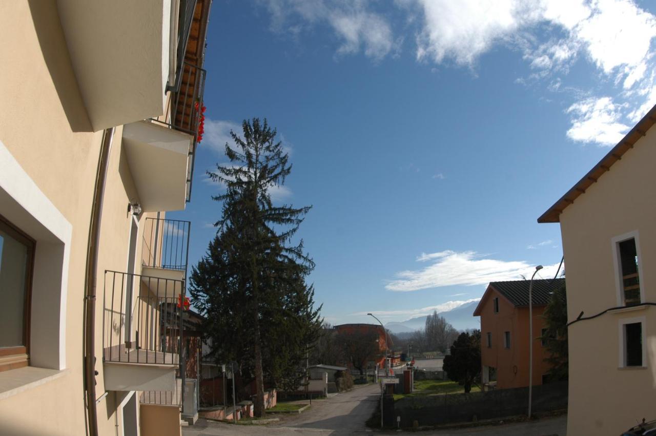Dimora Offidius Panzió LʼAquila Kültér fotó